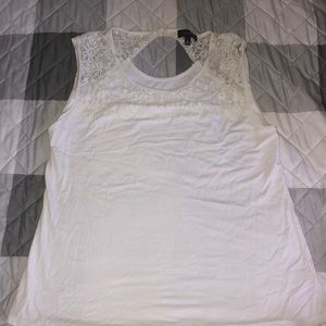 White sleeveless dressy shirt